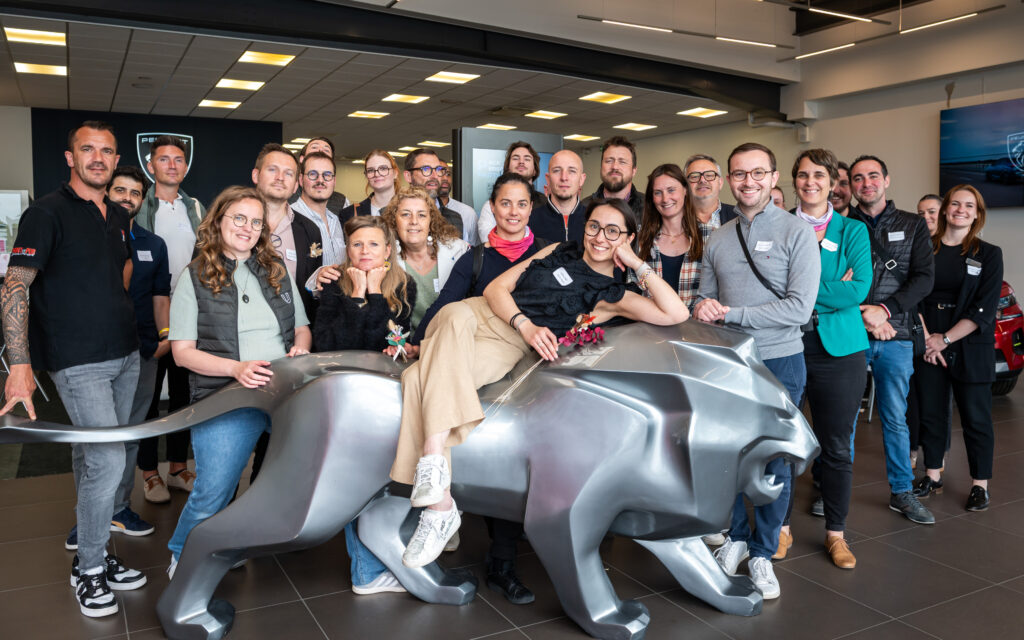 Photo de groupe des membres du Réseau Utopia lors de la première Journée d'Utopie, le 15 mai 2025